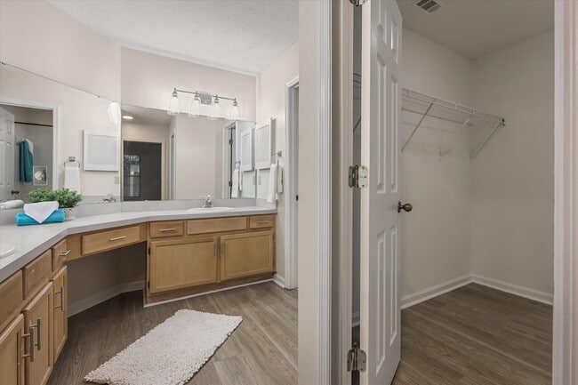 Building Photo - 3588 Wexford Ct