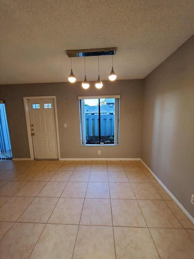 Building Photo - 2445 SW 22nd Ave