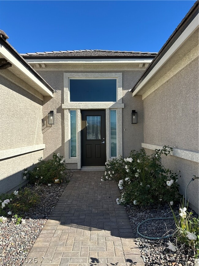 Building Photo - 2570 Apricot Ln