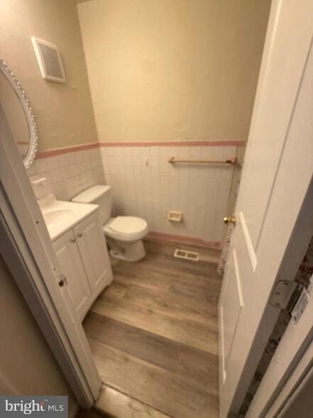 Building Photo - 1334 E Upsal St