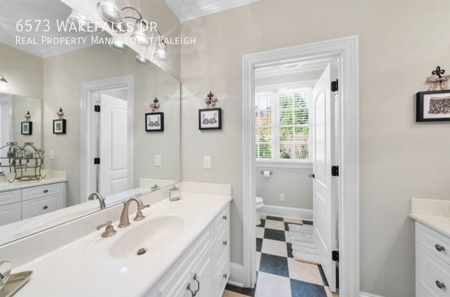 Building Photo - 6573 Wakefalls Dr