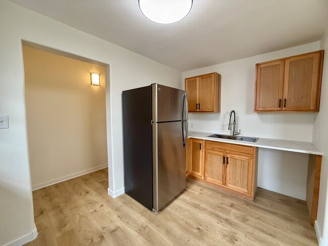 Building Photo - Fully Remodeled 3 Bedroom/1 Bathroom Home ...