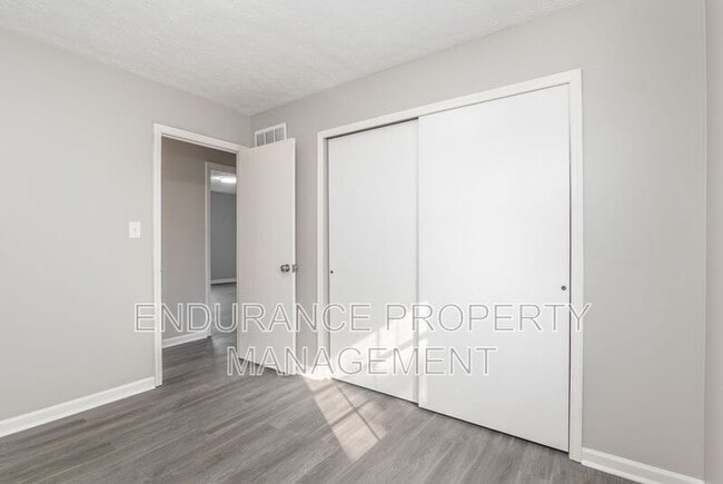 Building Photo - 4606 Glenway Ave