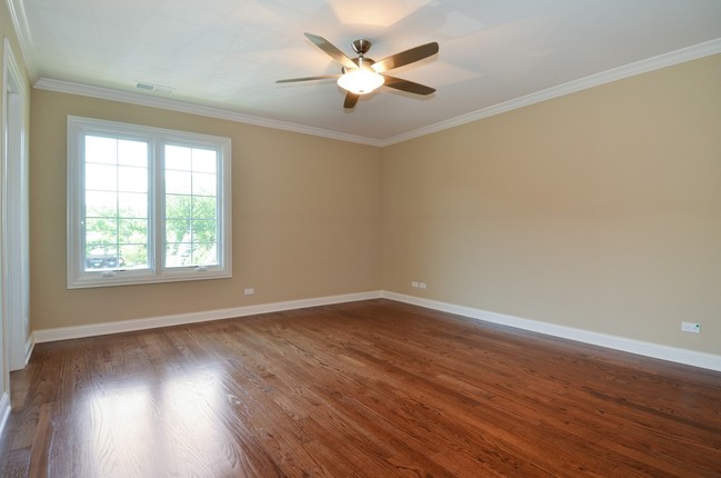 Building Photo - 123 Maple Ave