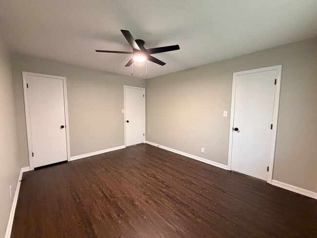 Building Photo - Newly Remodeled 3/2 Jenks Home