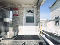 Building Photo - 16 E John St