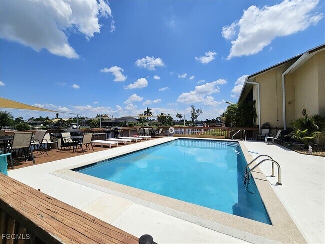 Building Photo - 521 SW 47th Terrace