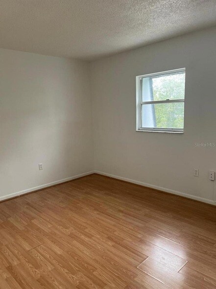 Building Photo - 1611 SE 25th St