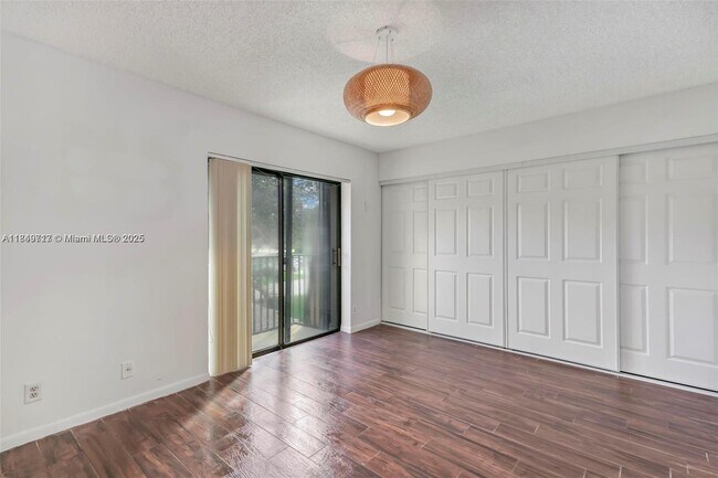 Building Photo - 2551 Camelot Ct