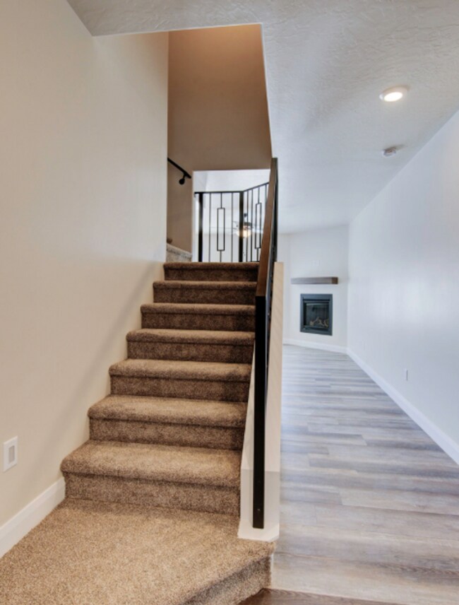 Building Photo - 51 S 4375 W