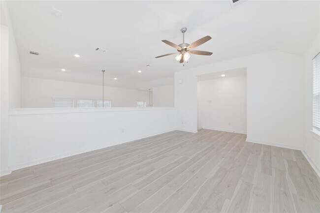 Building Photo - 925 Crystal Bnd Ln