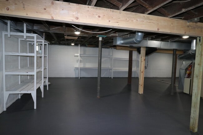 Building Photo - 855 Langlade Ave