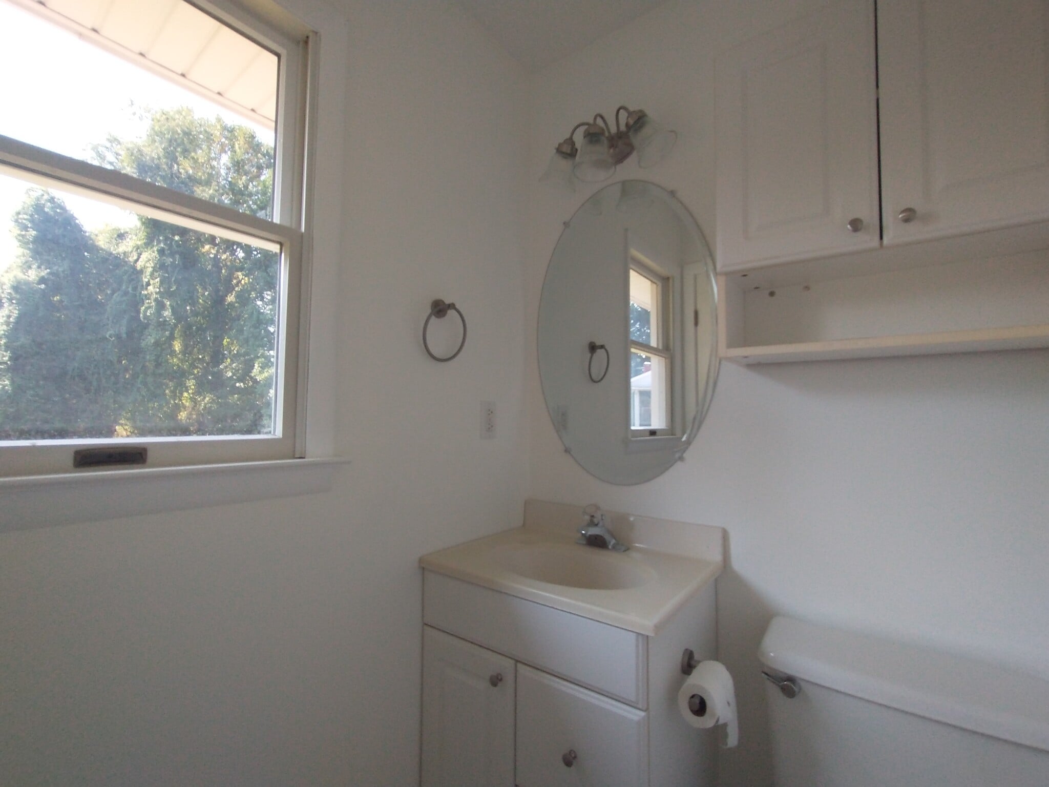 Half bath - 211 Ash Ln