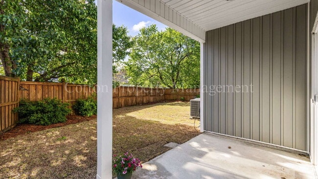 Building Photo - 1010 Winterberry Cir