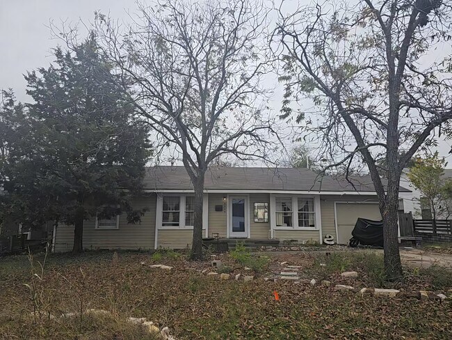 Primary Photo - 5329 Locke Ave