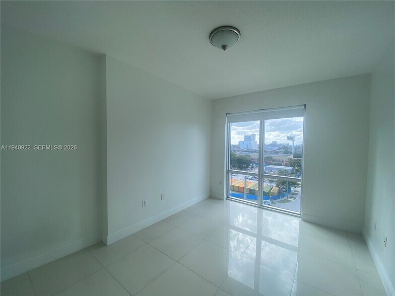 Building Photo - 185 SW 7th St