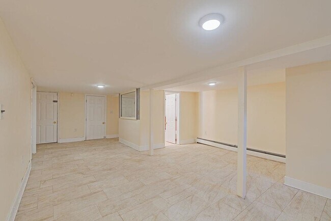 Building Photo - 337 Summit Ave