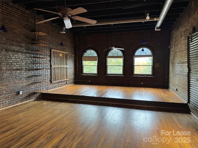 Primary Photo - 110 Church St NW