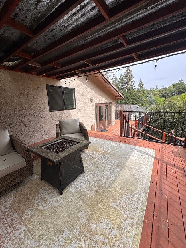 Building Photo - Luxury Lake of the Pines Living | Remodeled 4BD + Large Yard | Furnished or Unfurnished