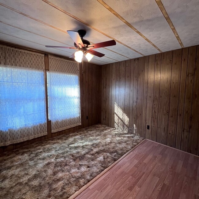 Building Photo - 282 Pete Martin Dr