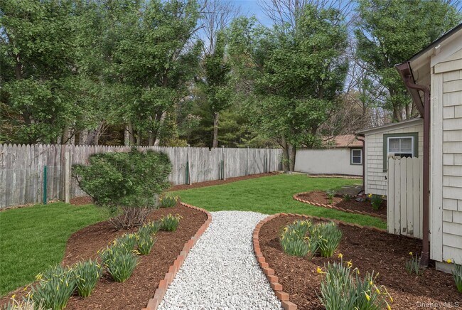 Building Photo - 424 Main St