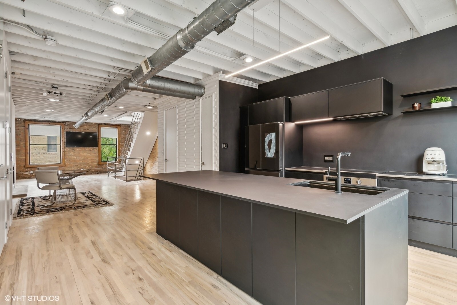 Building Photo - 2156 W Hubbard St