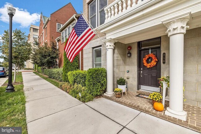 Primary Photo - 710 Bluemont Ave