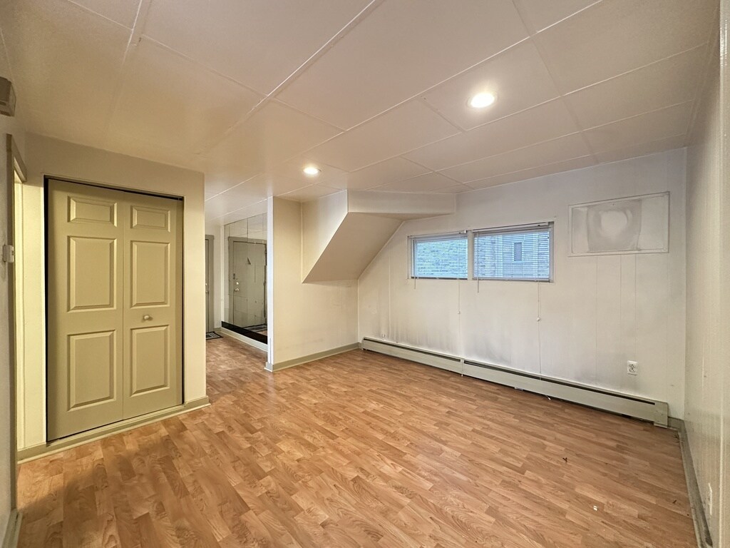 Building Photo - 3734 W Wabansia Ave