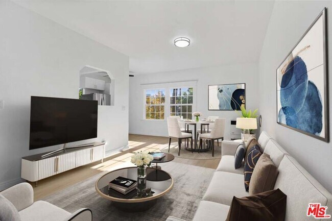 Building Photo - 1125 S Lake St