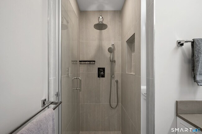 Building Photo - 75 Rivergate Dr