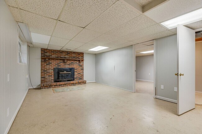 Building Photo - Spacious 3-Bedroom Home with Finished Base...