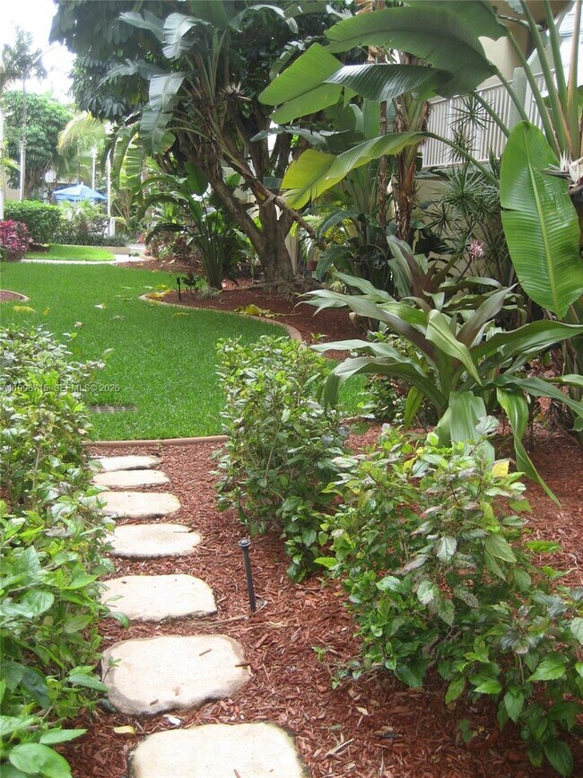 Building Photo - 1801 S Treasure Dr