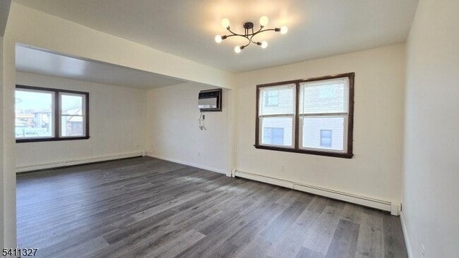 Building Photo - 388 Garibaldi Ave