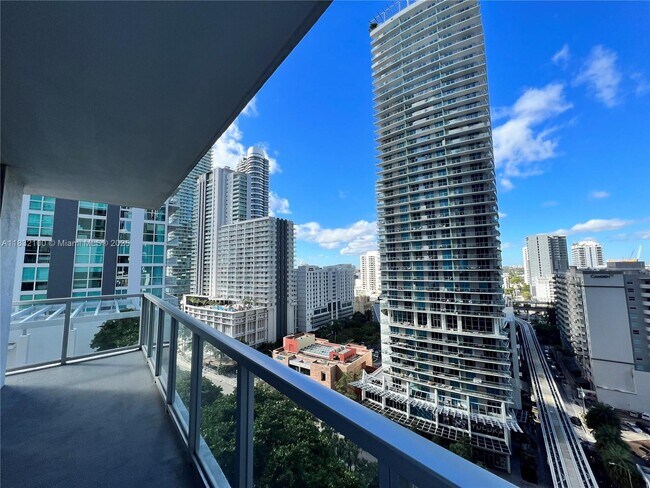 Building Photo - 1050 Brickell Ave