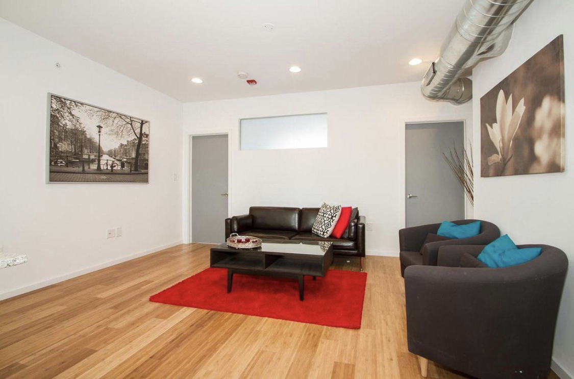 Building Photo - 457 E Girard Ave