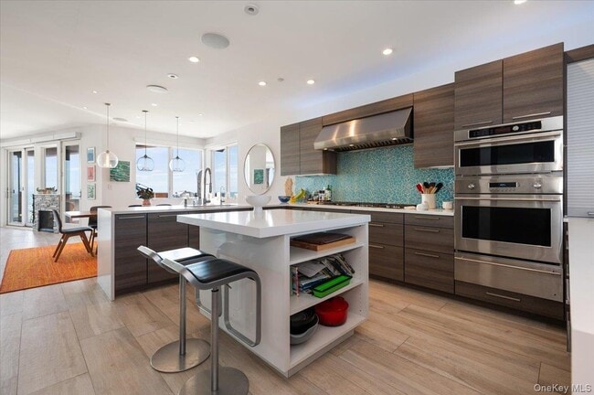 Building Photo - 11 Michigan St