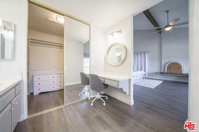 Building Photo - 2040 Woodbriar Ct