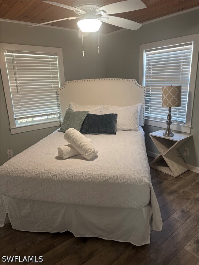 Building Photo - 981 8th Terrace N