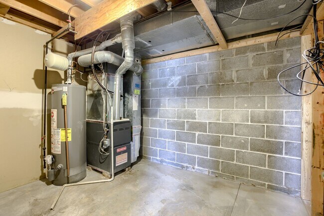 Building Photo - 3 Bedroom Bellevue Home!!