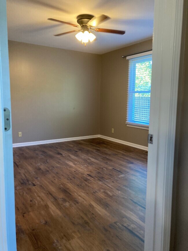 Building Photo - 1238 Marla Dr