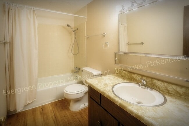 Building Photo - 1707-1721 E 16th St