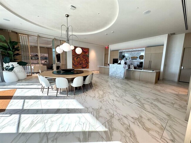 Building Photo - 900 N Ocean Blvd