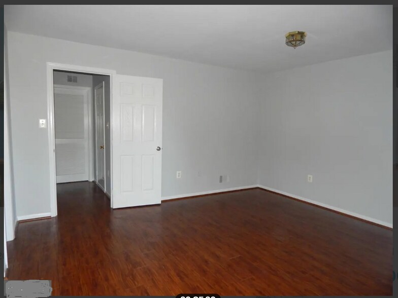 Building Photo - 44153 Paget Ter