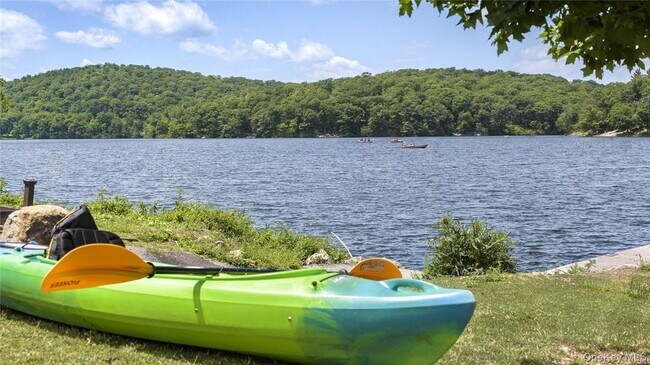 Building Photo - 20 S Broadway