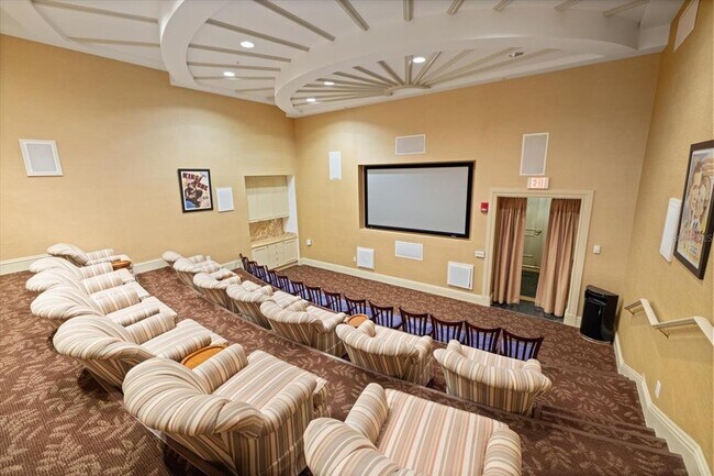 Building Photo - 800 N Tamiami Trl