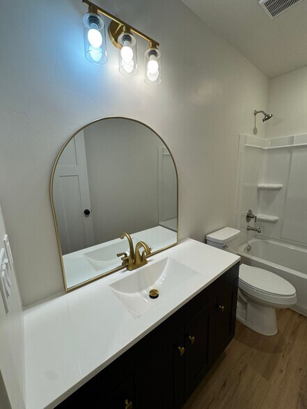 Building Photo - 3082 Lone Pine St