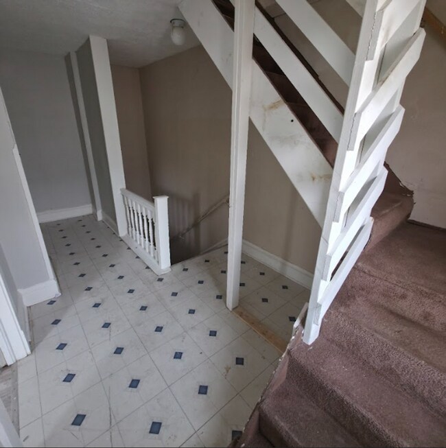 Building Photo - 2064 Halstead Ave