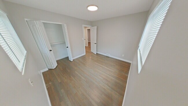 Building Photo - "3-Bed Sterling Heights Home with Granite Kitchen & Finished Basement!"