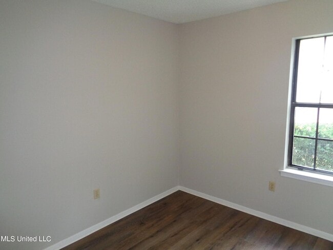 Building Photo - 5163 Haynes Dr