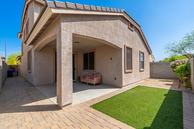 Building Photo - Welcome Home! This stunning 4 bedroom, 3 b...